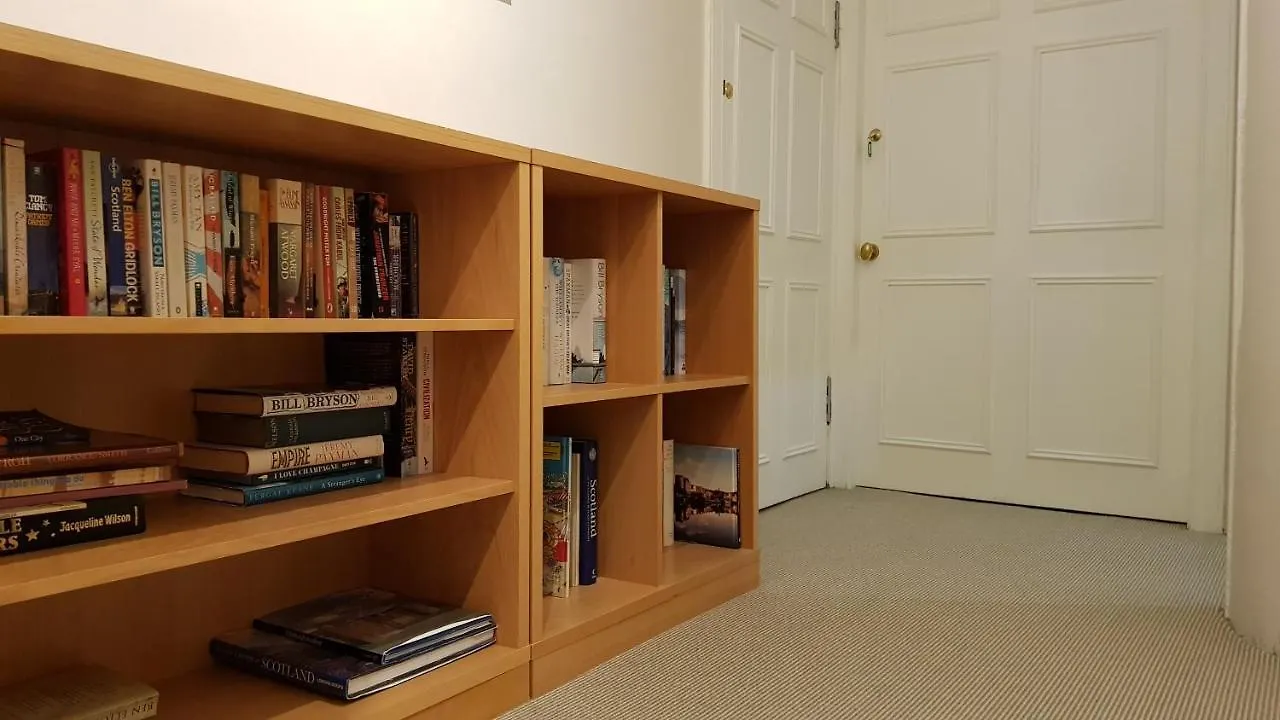 Gorgeous Central Edinburgh 3-Bedroom Apartment