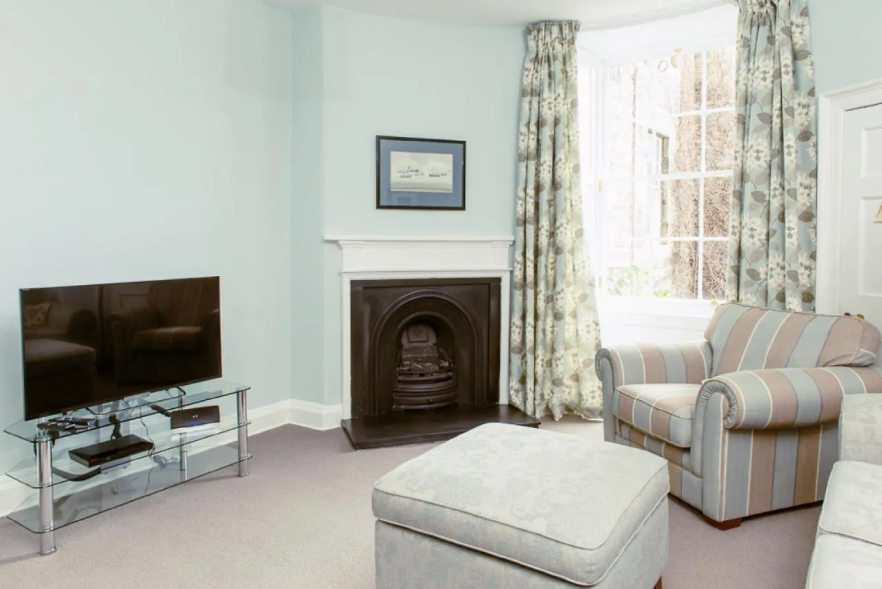 Gorgeous Central Edinburgh 3-Bedroom Apartment