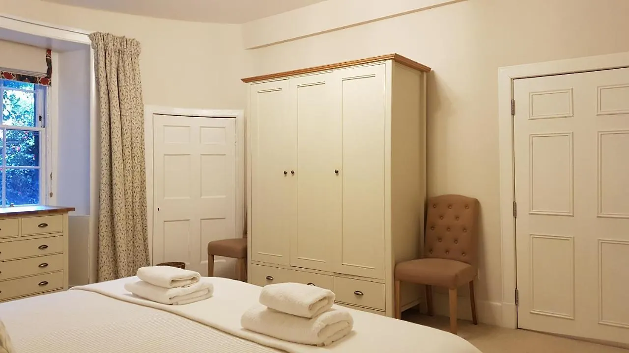 Gorgeous Central Edinburgh 3-Bedroom Apartment