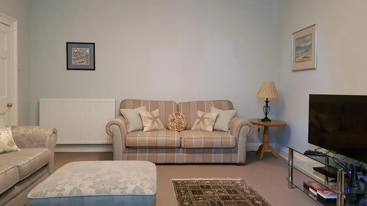 Gorgeous Central Edinburgh 3-Bedroom Apartment