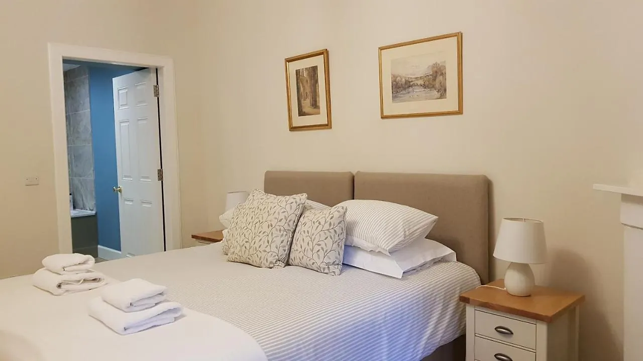 Gorgeous Central Edinburgh 3-Bedroom Apartment